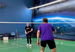 2026世界杯下注-羽毛球接发球羽毛球接发球可以踩线吗